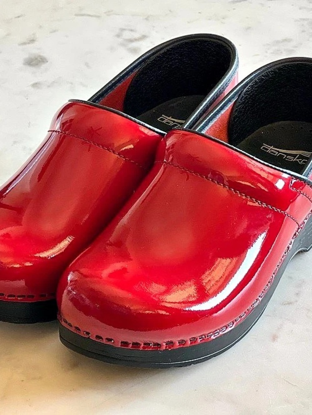 Dansko Sanita Professional Red Patent Leather Clogs Nursing Comfort Shoes EU 39